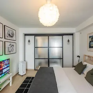  Apartment Superb 3 Bedroom & 3 Bathroom Duplex In Centre